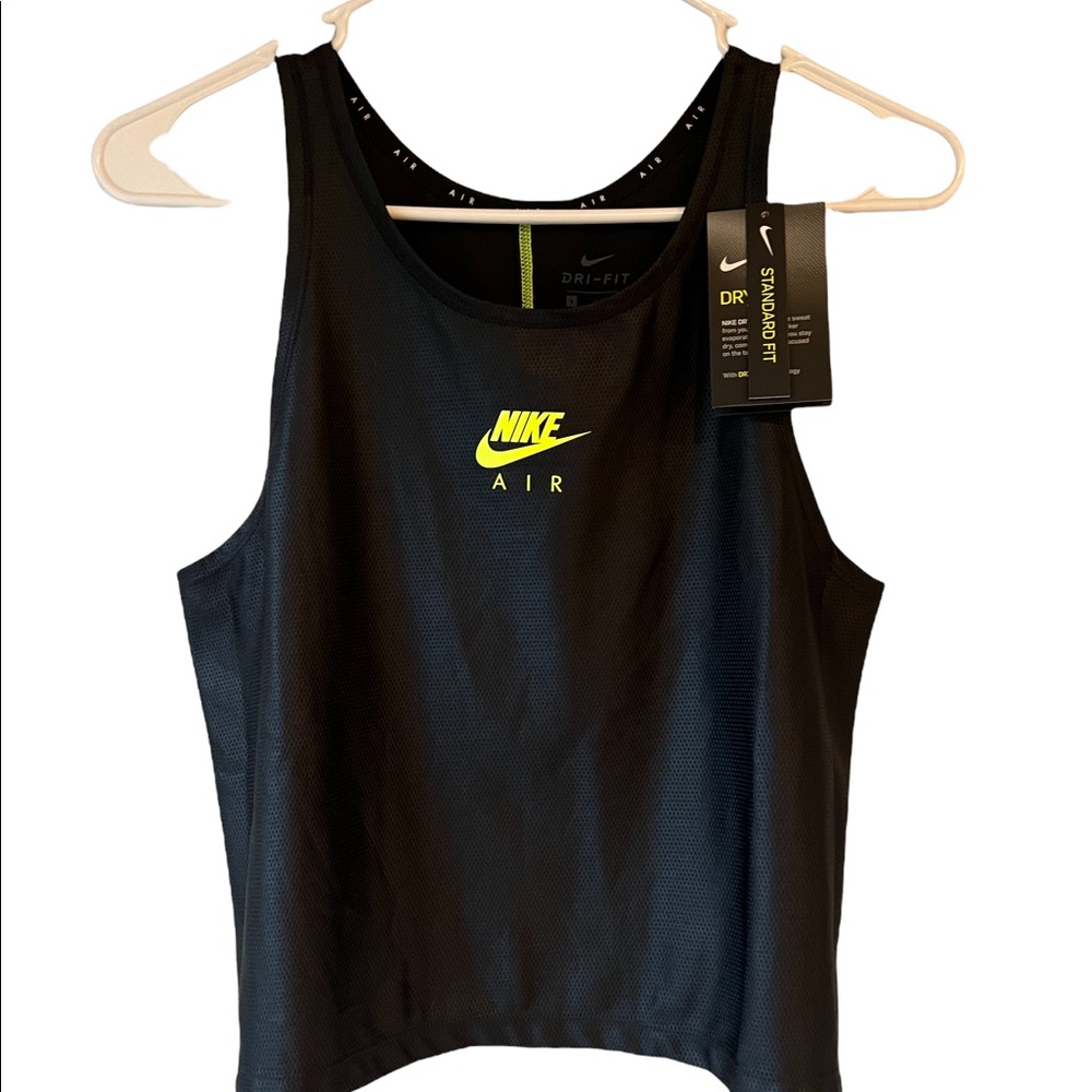 Nike Woman’s cropped Dri-Fit tank Size S